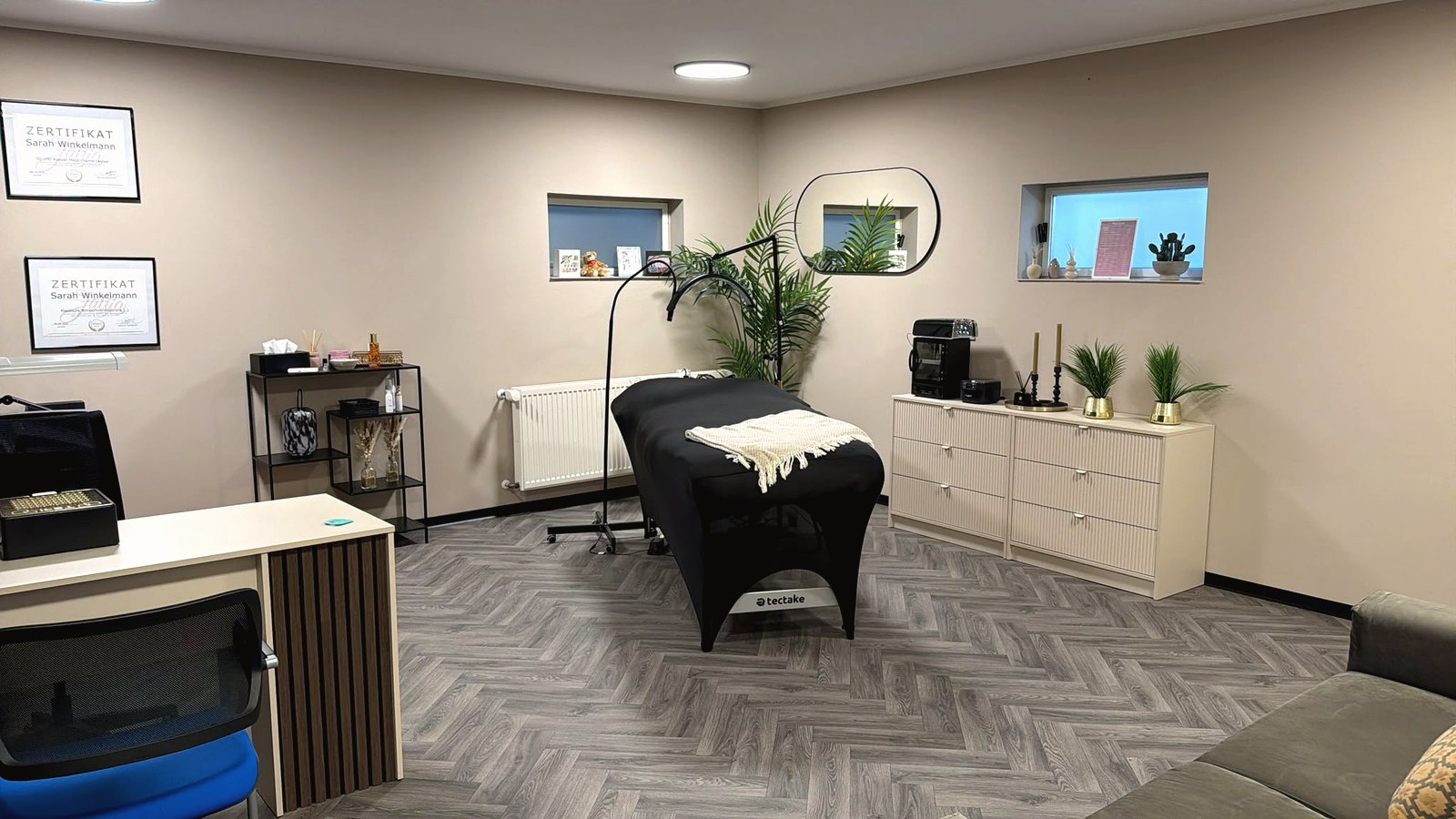 Studioansicht mit Behandlungsliege